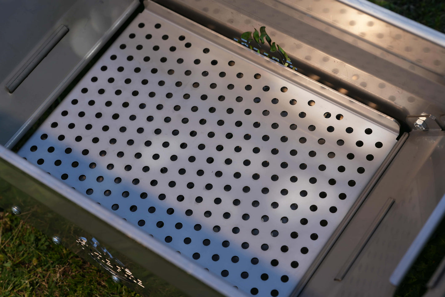 Stainless charcoal heat bead grill for "Tyre Fire" bbq and fire pit